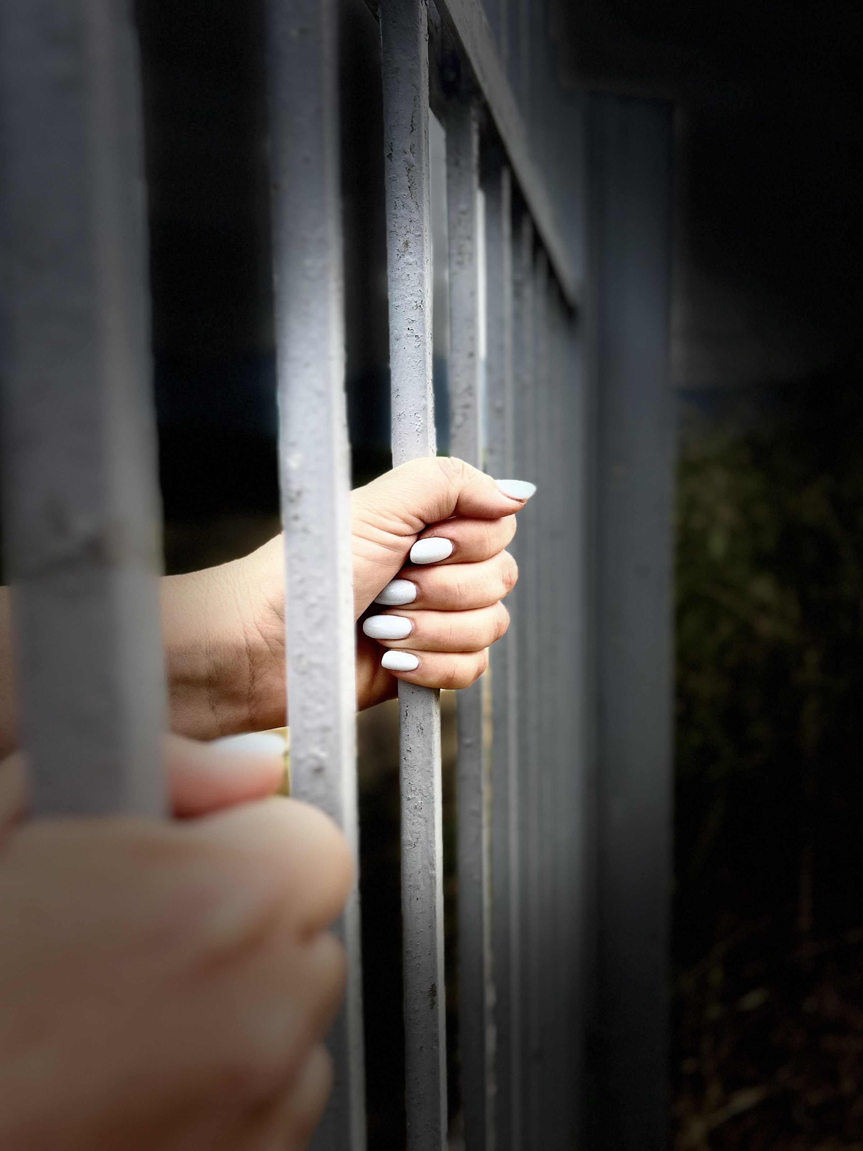Η κατάσταση είναι σοβαρή , αλλά τουλάχιστον το μανικιούρ ...