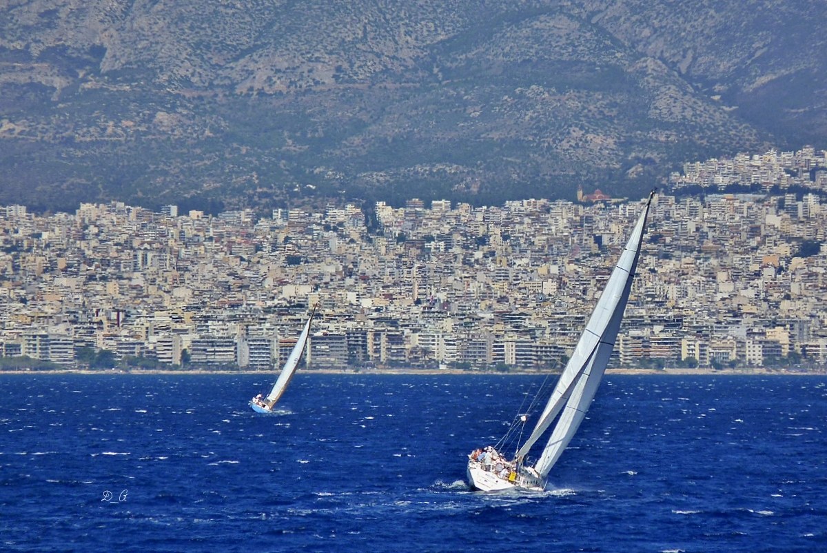 Ήμουν στο πλοίο και κοιτάζοντας έξω είδα αυτό το σκηνικό,...